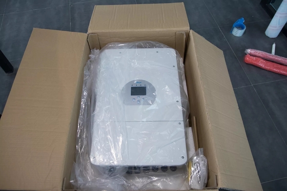 Sistema ibrido di energia solare Deye Inverter 3 fase 5kw 6kw 8kw SUN-16K-SG01LP1-EU con 1